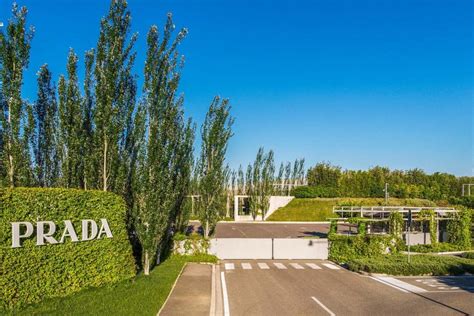 IL GRUPPO PRADA ASSUME PIÙ DI 400 NUOVE RISORSE 